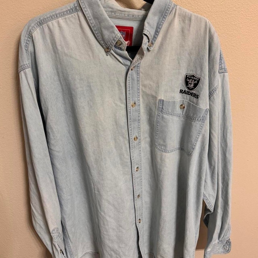 Vintage 90s NFL Oakland Raiders Denim Button Up Shirt Mens XL Light Wash Blue